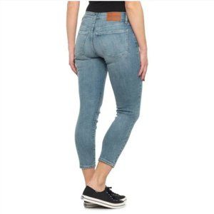 NWOT Lucky Brand - Lolita Crop Jean - Light Wash